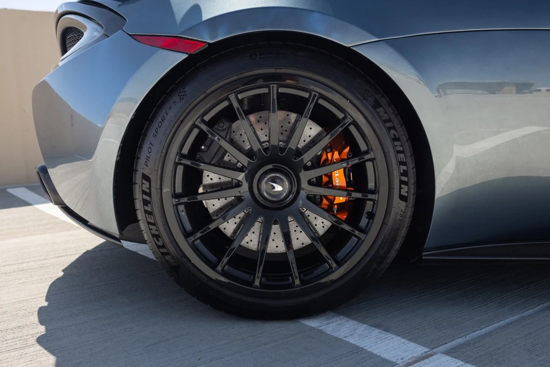 2020 McLaren 620R - Image 26 of 31