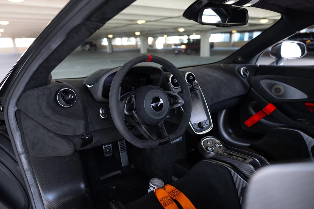 2020 McLaren 620R - Image 2 of 31