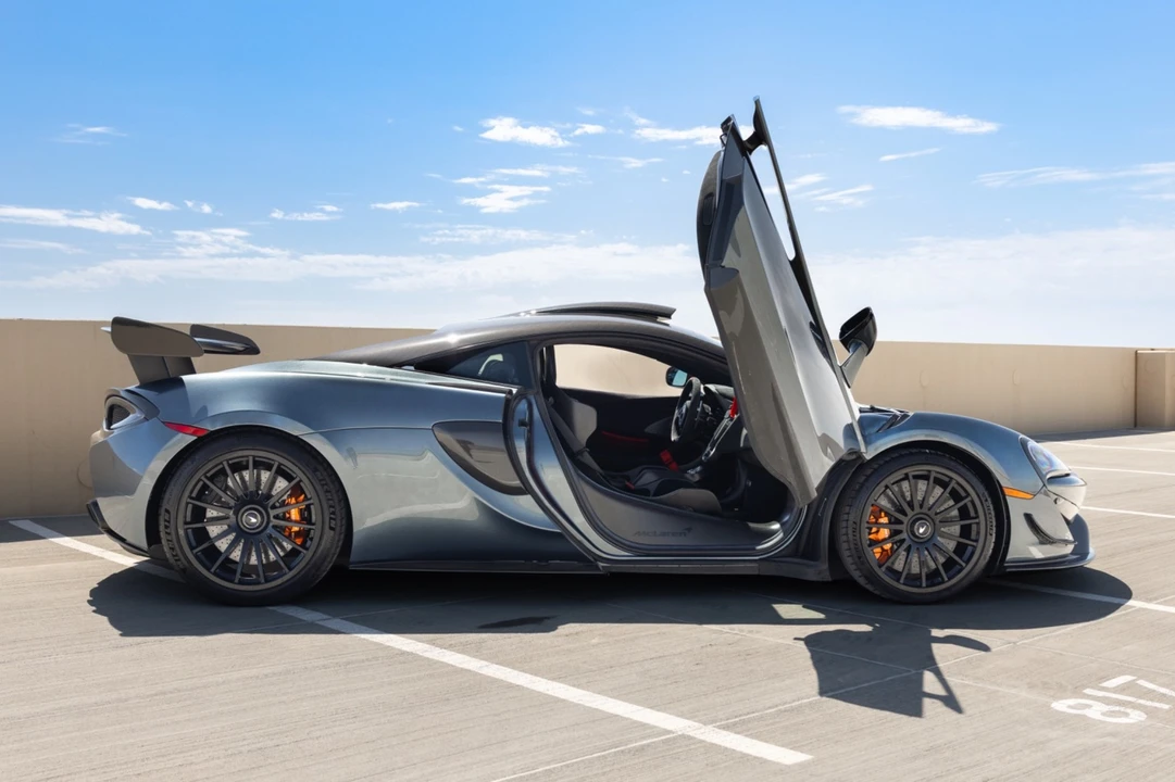 2020 McLaren 620R - Image 24 of 31
