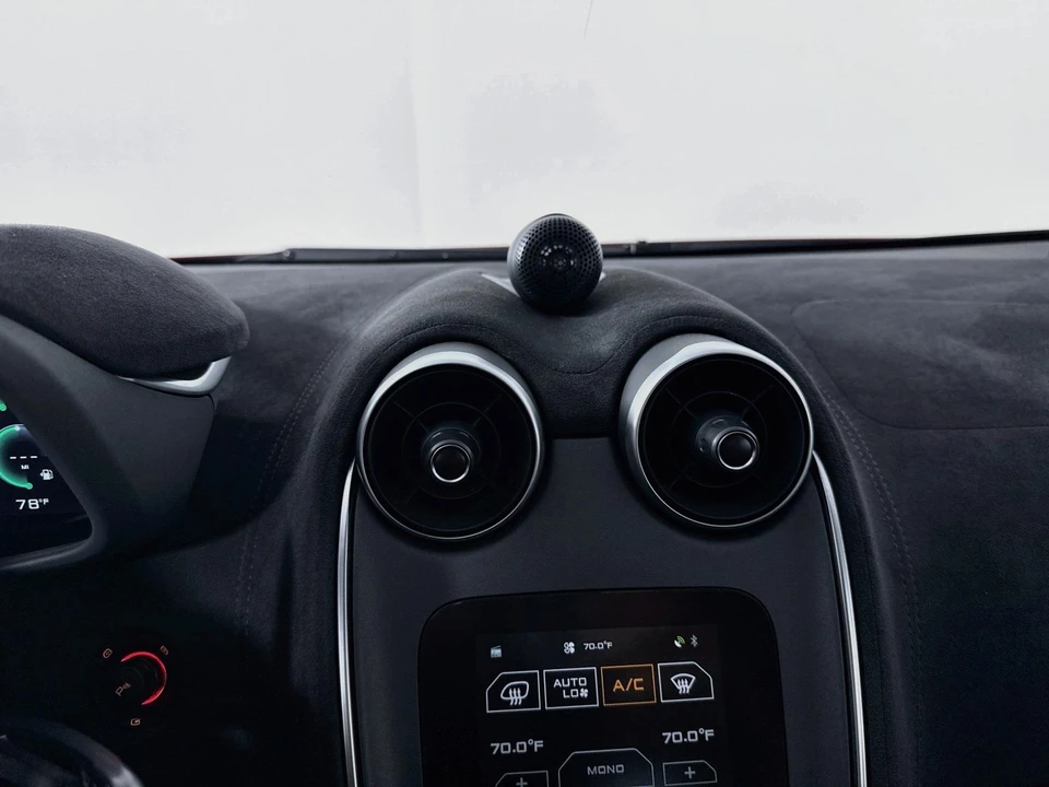 2020 McLaren 620R - Image 24 of 31