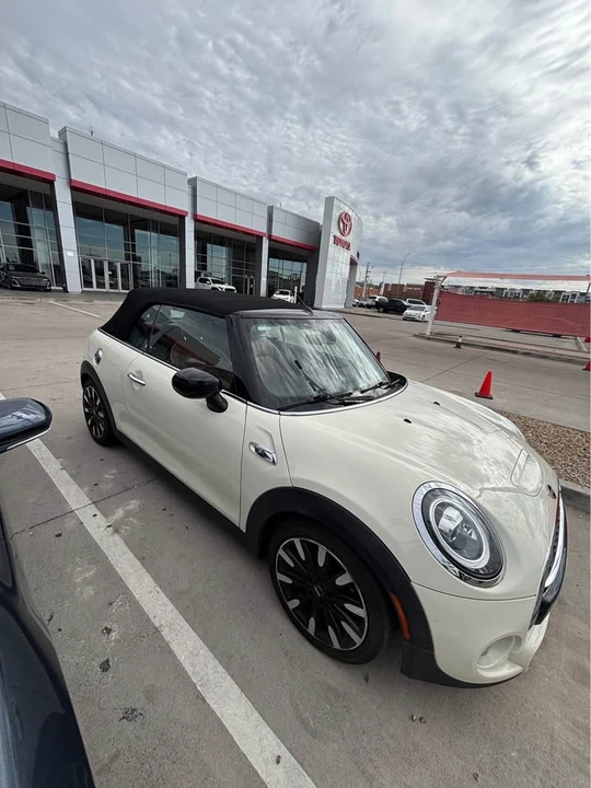2020 Mini Mini 3rd Gen - Image 2 of 5