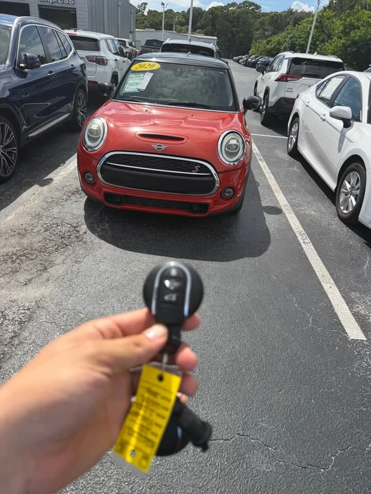 2020 Mini Mini 3rd Gen - Image 2 of 16