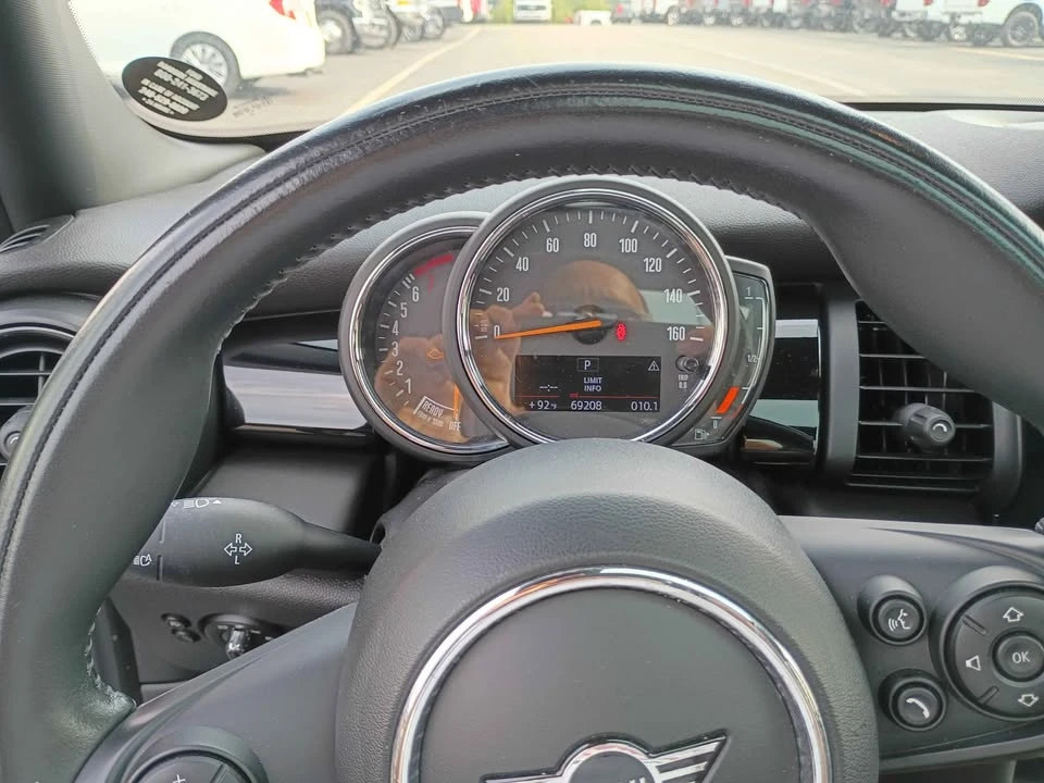 2020 Mini Mini 3rd Gen - Image 4 of 10