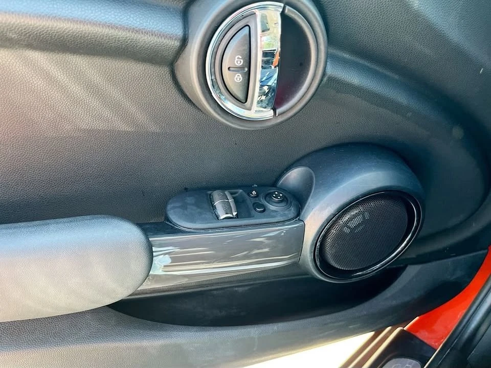 2020 Mini Mini 3rd Gen - Image 9 of 12