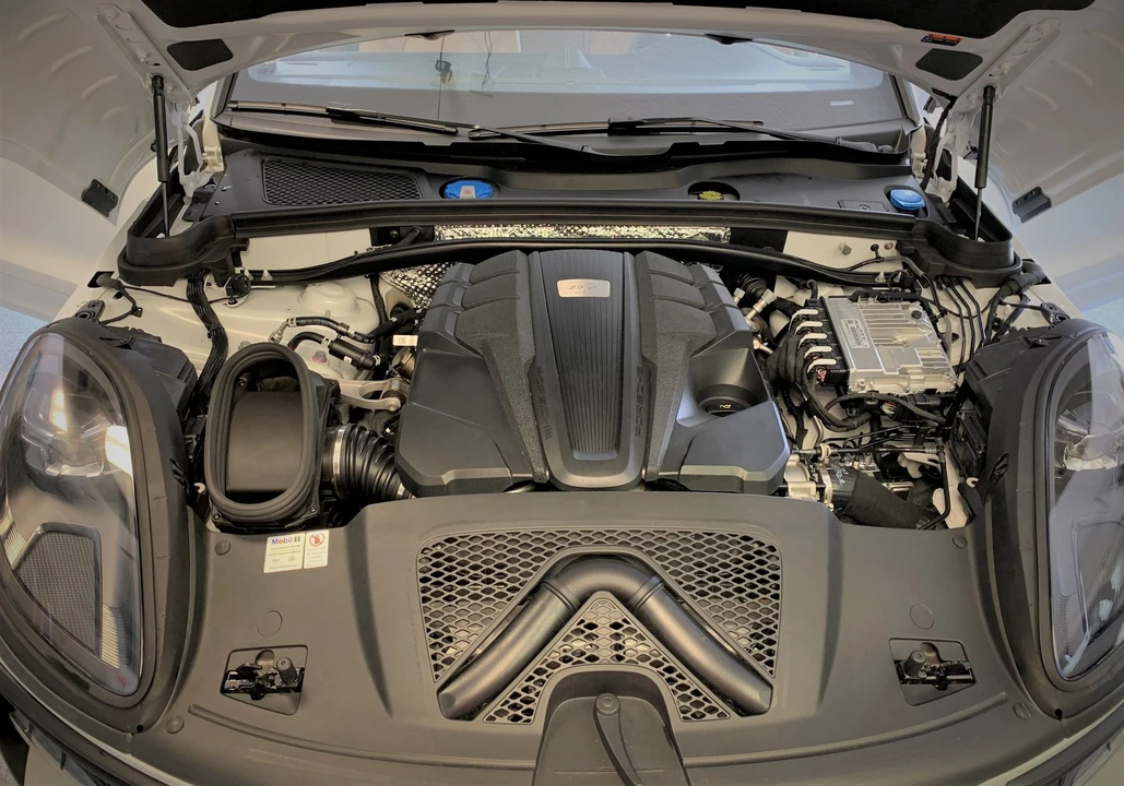 2020 Porsche Macan GTS - Image 10 of 13