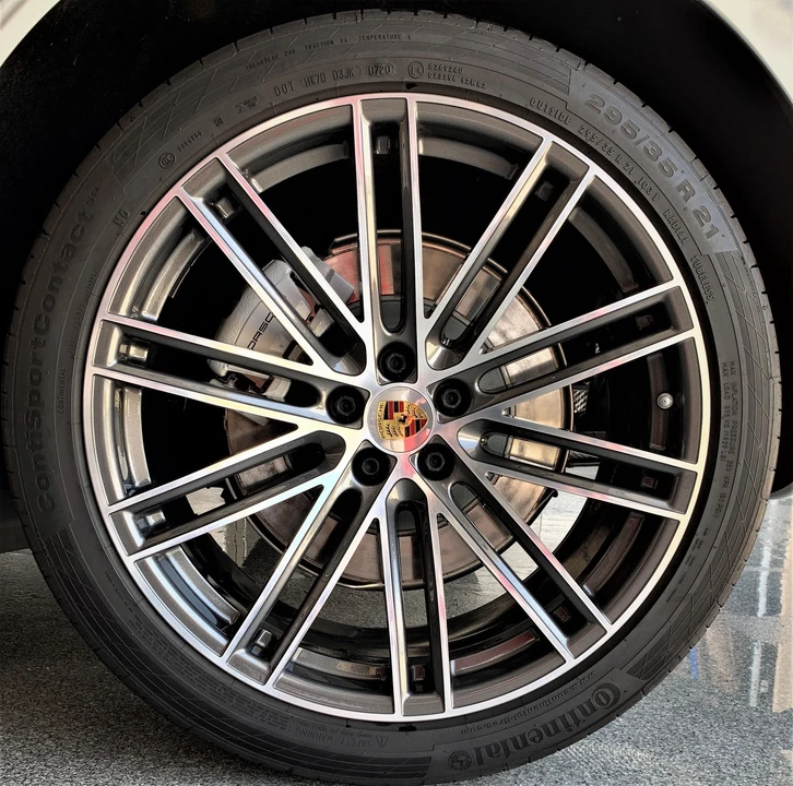 2020 Porsche Macan GTS - Image 11 of 13