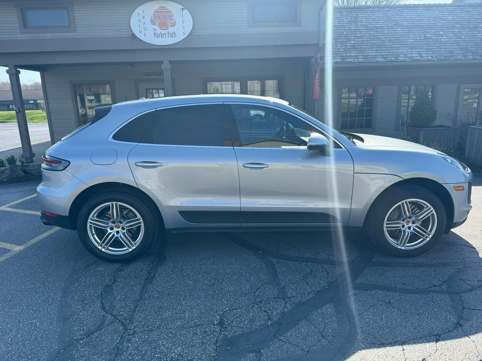 2020 Porsche Macan S - Image 8 of 26