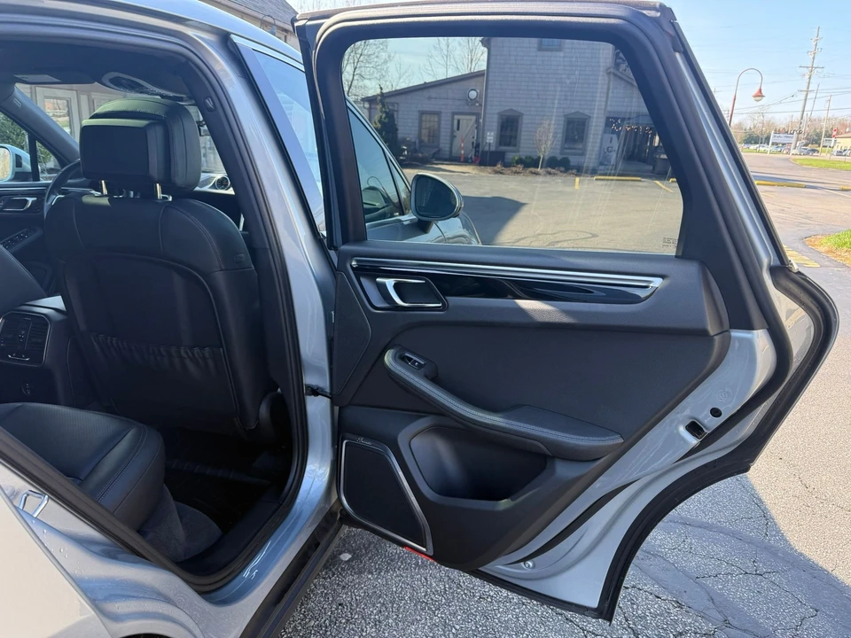 2020 Porsche Macan S - Image 22 of 31