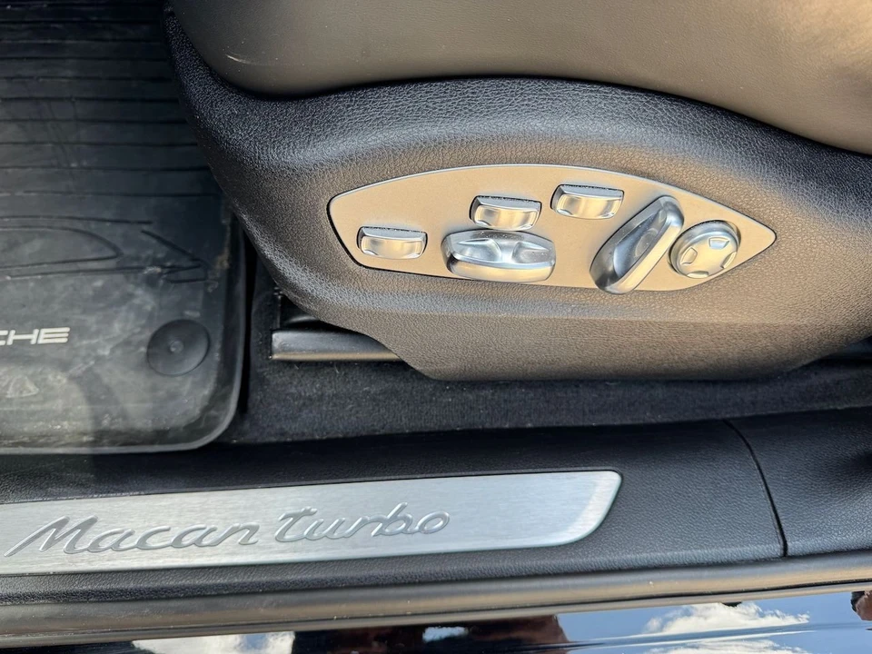 2020 Porsche Macan Turbo - Image 16 of 22