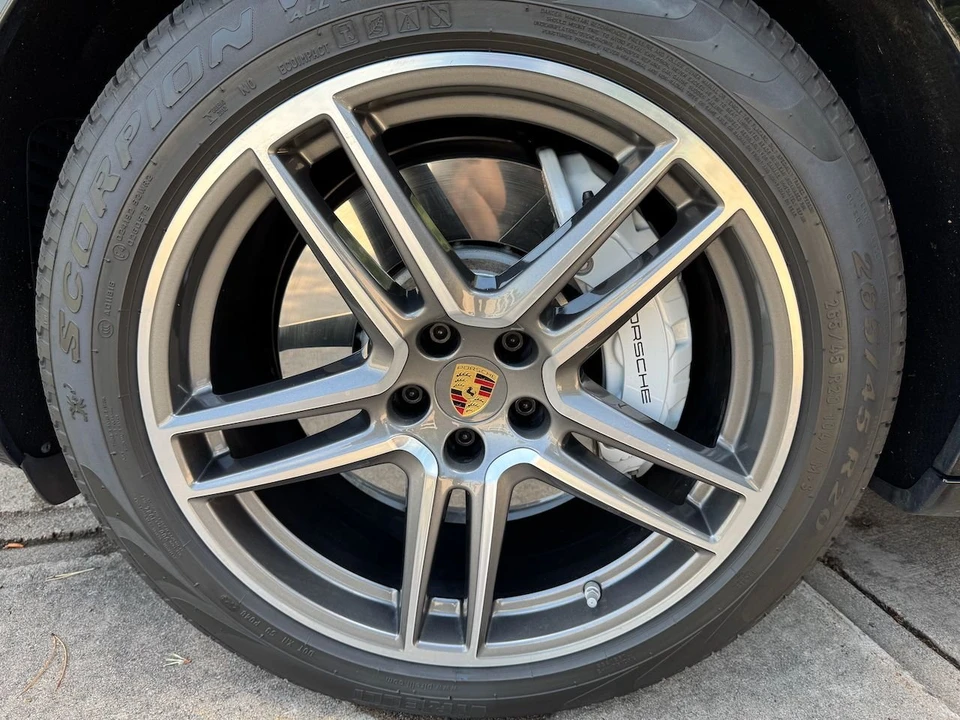2020 Porsche Macan Turbo - Image 19 of 22