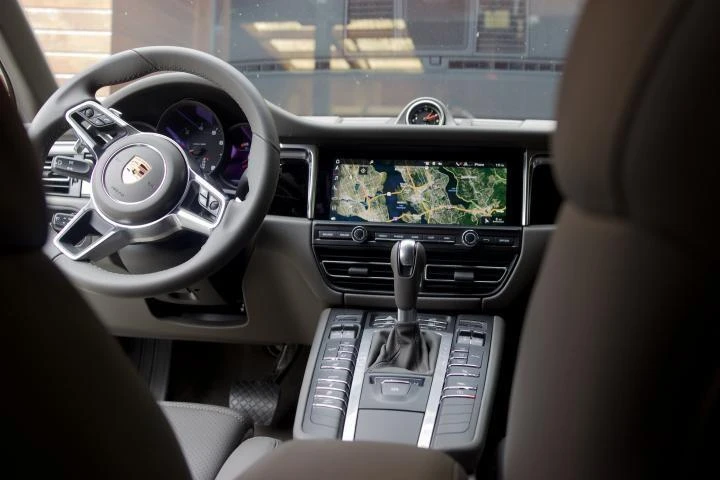 2020 Porsche Macan - Image 3 of 4