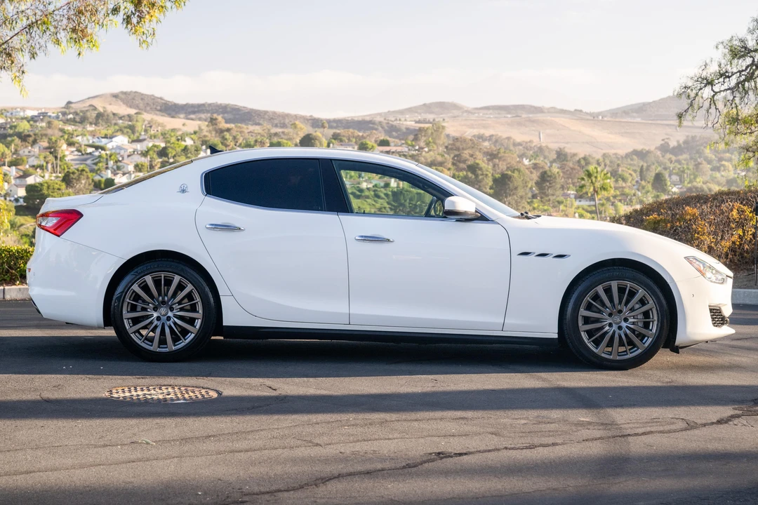 2020 Maserati Ghibli 3rd Gen - Image 3 of 31
