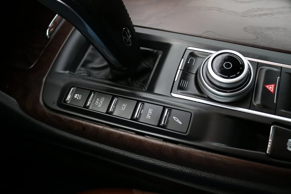 2020 Maserati Levante - Image 14 of 20