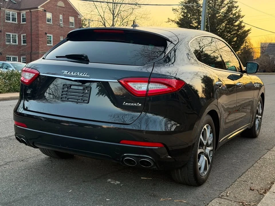 2020 Maserati Levante - Image 7 of 16