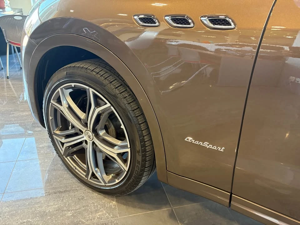 2020 Maserati Levante - Image 7 of 14