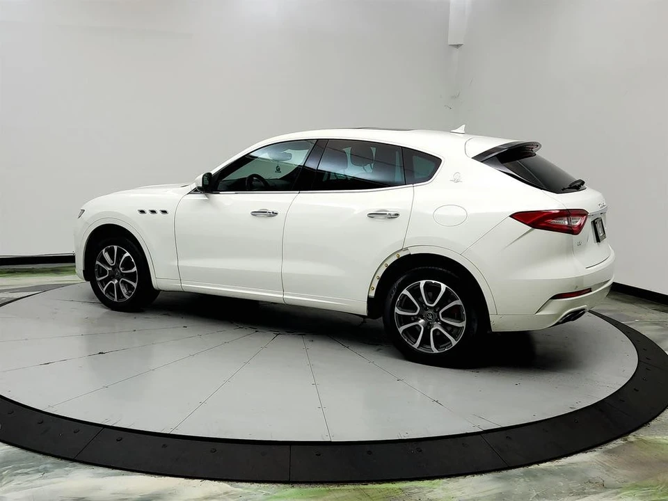 2020 Maserati Levante - Image 7 of 31