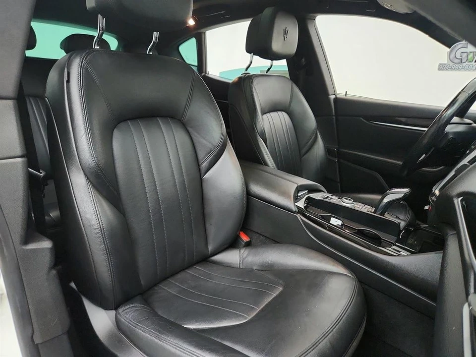2020 Maserati Levante - Image 28 of 31
