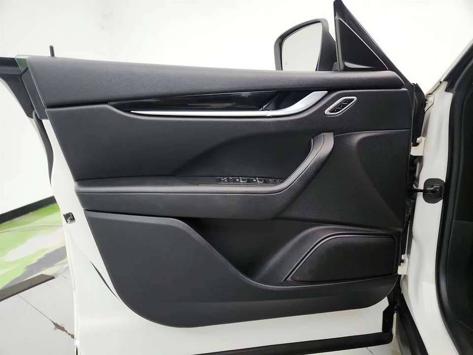 2020 Maserati Levante - Image 24 of 31