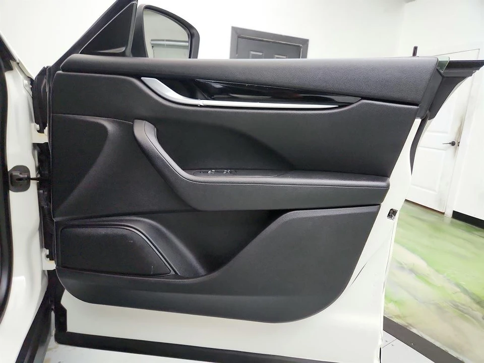 2020 Maserati Levante - Image 29 of 31
