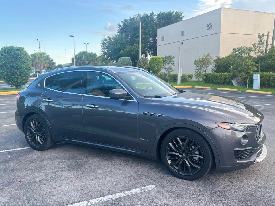 2020 Maserati Levante - Image 8 of 12