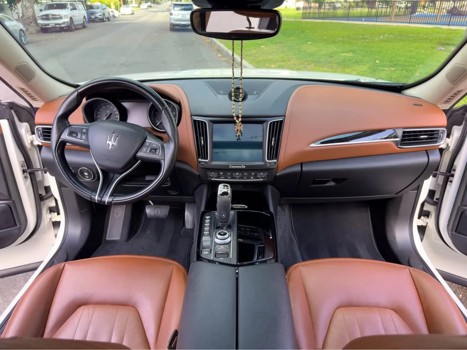2020 Maserati Levante - Image 18 of 19