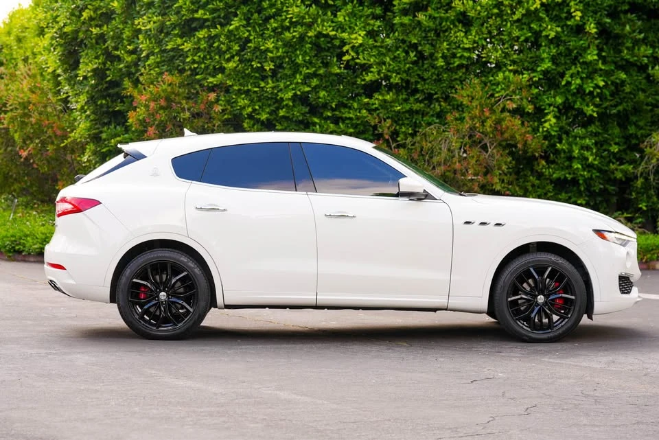 2020 Maserati Levante - Image 9 of 19