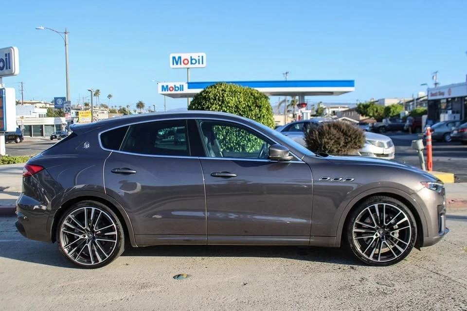 2020 Maserati Levante GTS - Image 7 of 20