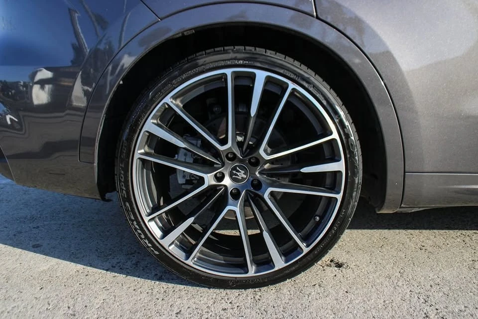 2020 Maserati Levante GTS - Image 12 of 20