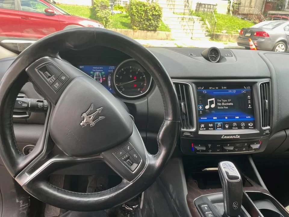 2020 Maserati Levante - Image 9 of 12
