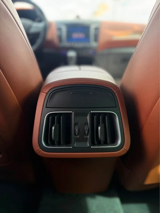 2020 Maserati Levante - Image 18 of 19