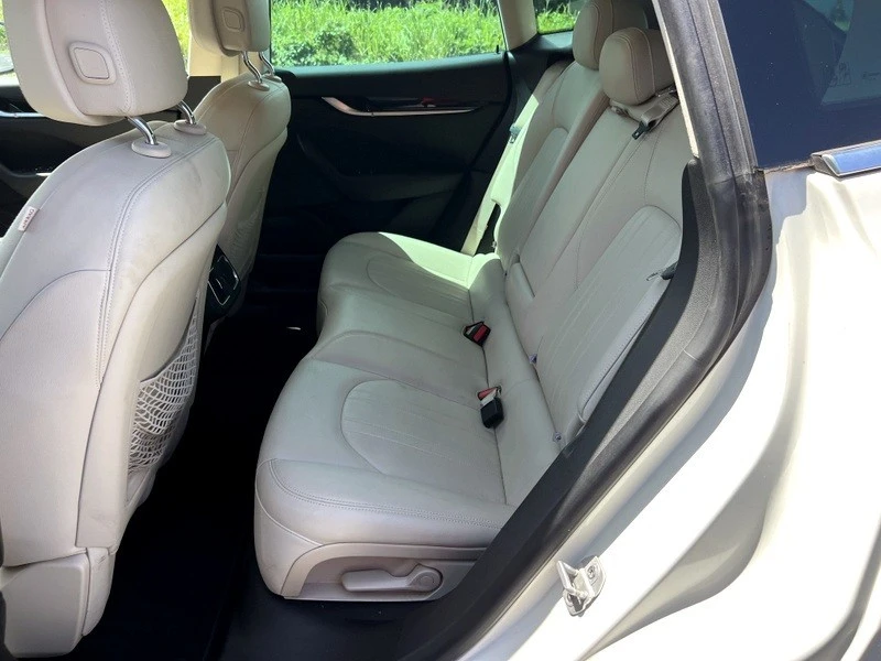2020 Maserati Levante - Image 17 of 30