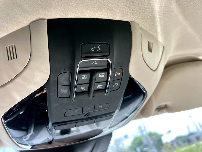 2020 Maserati Levante - Image 24 of 30