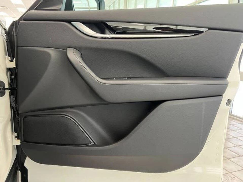 2020 Maserati Levante - Image 16 of 20