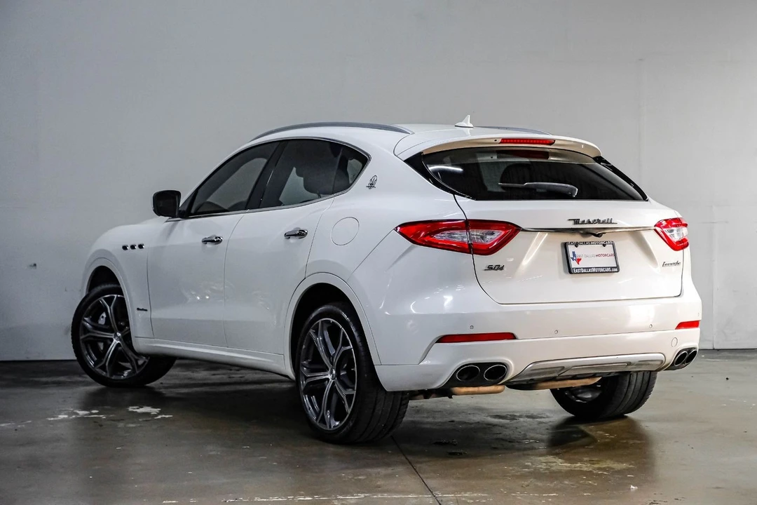 2020 Maserati Levante - Image 16 of 21