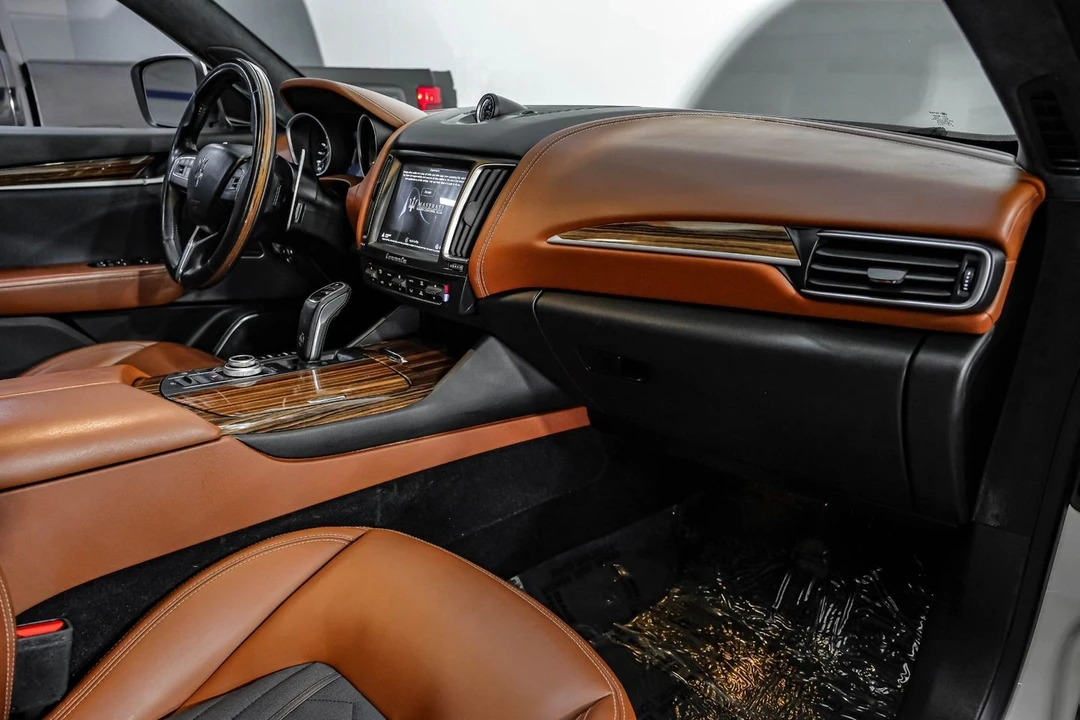 2020 Maserati Levante - Image 20 of 21