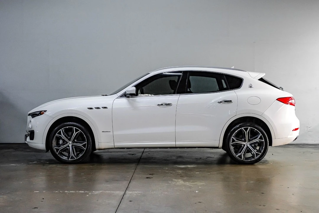 2020 Maserati Levante - Image 17 of 21