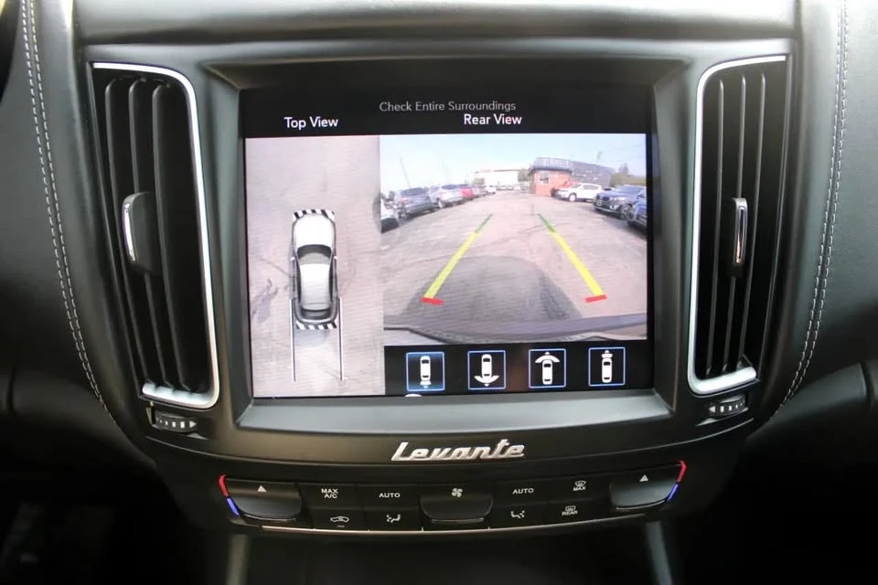 2020 Maserati Levante - Image 16 of 17