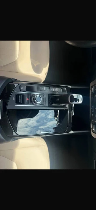 2020 Maserati Levante - Image 11 of 13