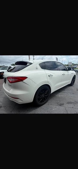 2020 Maserati Levante - Image 2 of 13