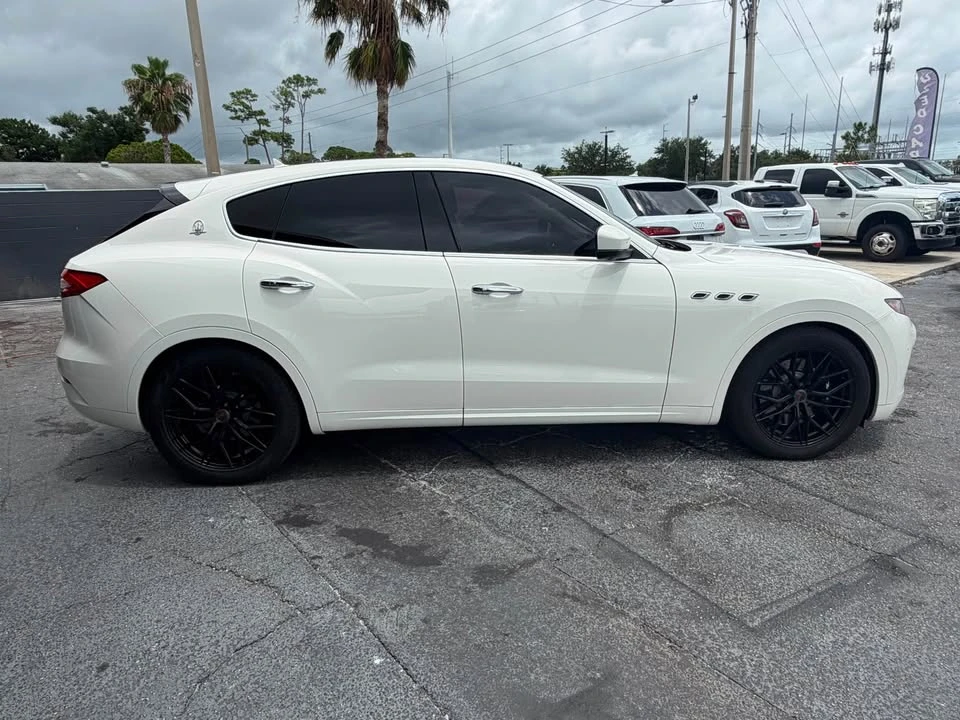 2020 Maserati Levante - Image 8 of 20