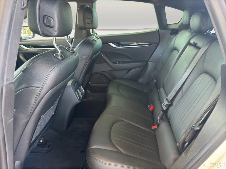 2020 Maserati Levante - Image 14 of 21