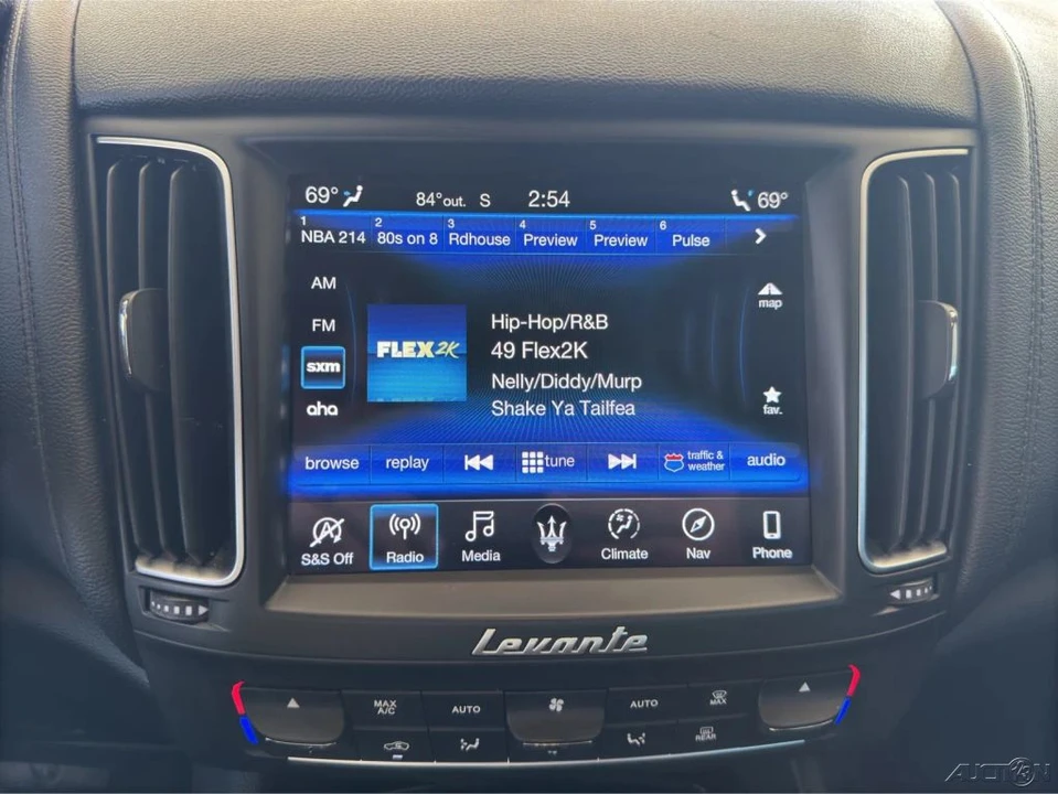 2020 Maserati Levante - Image 17 of 21