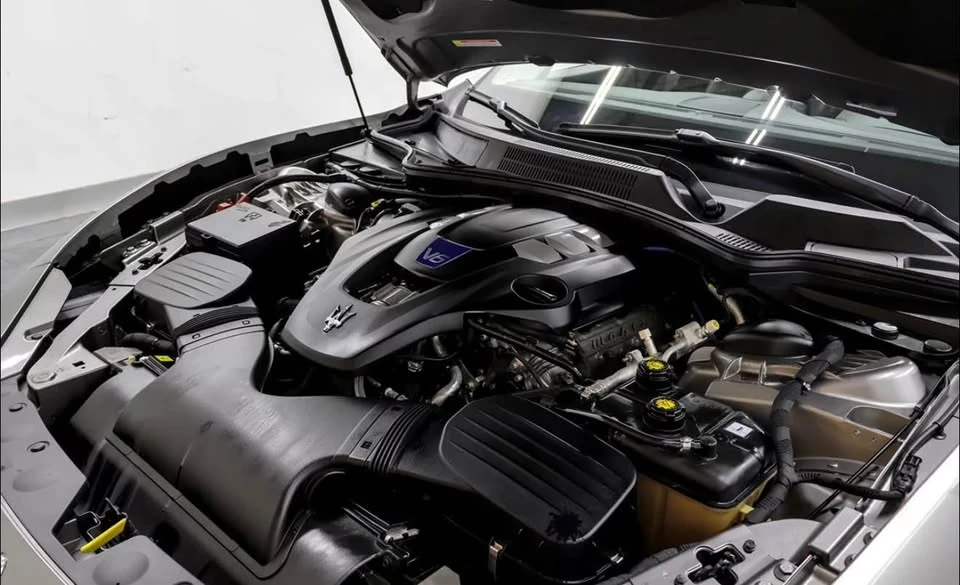 2020 Maserati Ghibli 3rd Gen - Image 16 of 17
