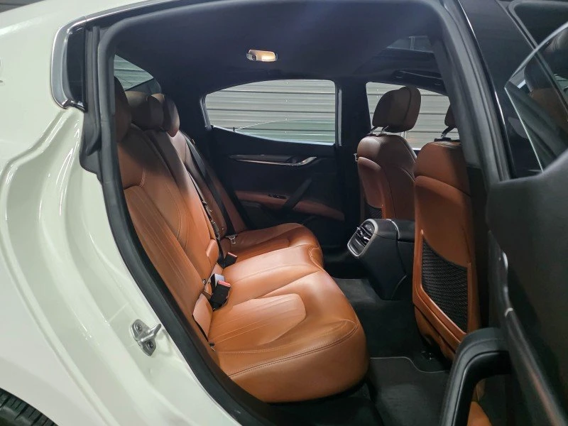 2020 Maserati Ghibli 3rd Gen - Image 16 of 20