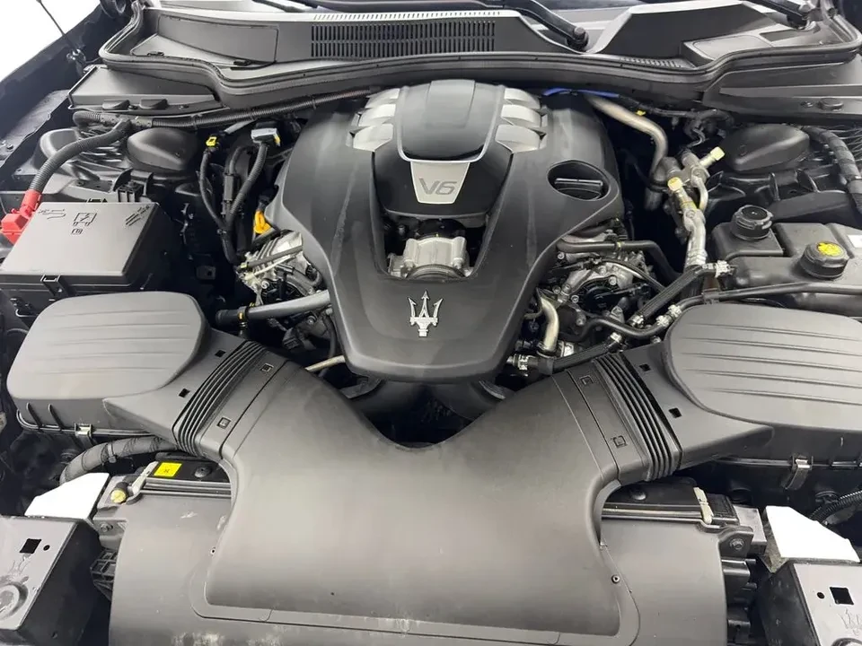 2020 Maserati Ghibli 3rd Gen - Image 15 of 18