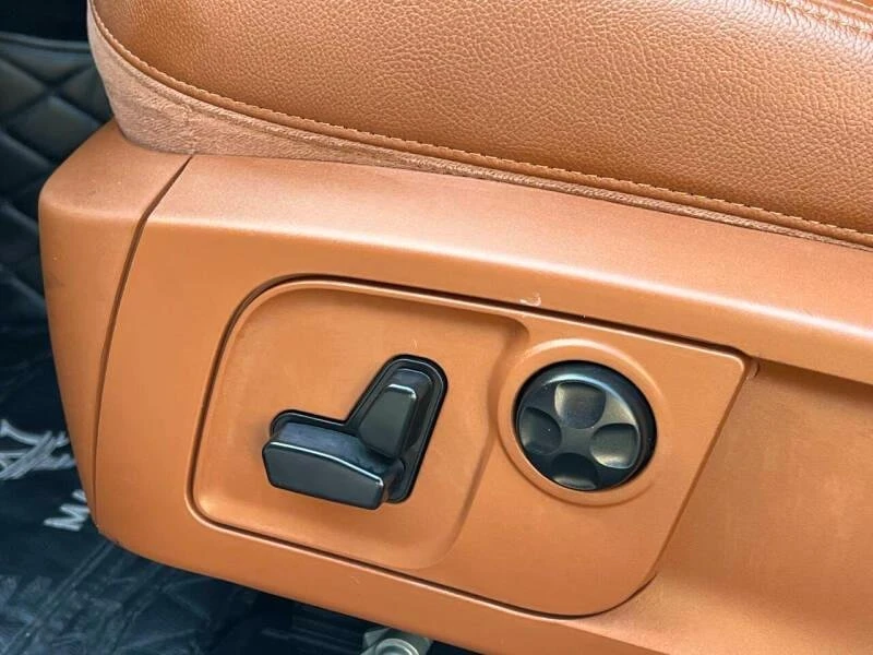 2020 Maserati Levante - Image 17 of 20