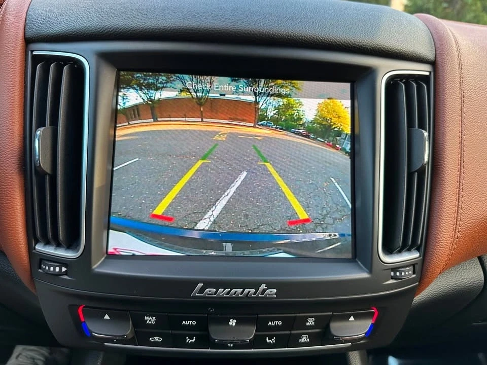 2020 Maserati Levante - Image 17 of 20