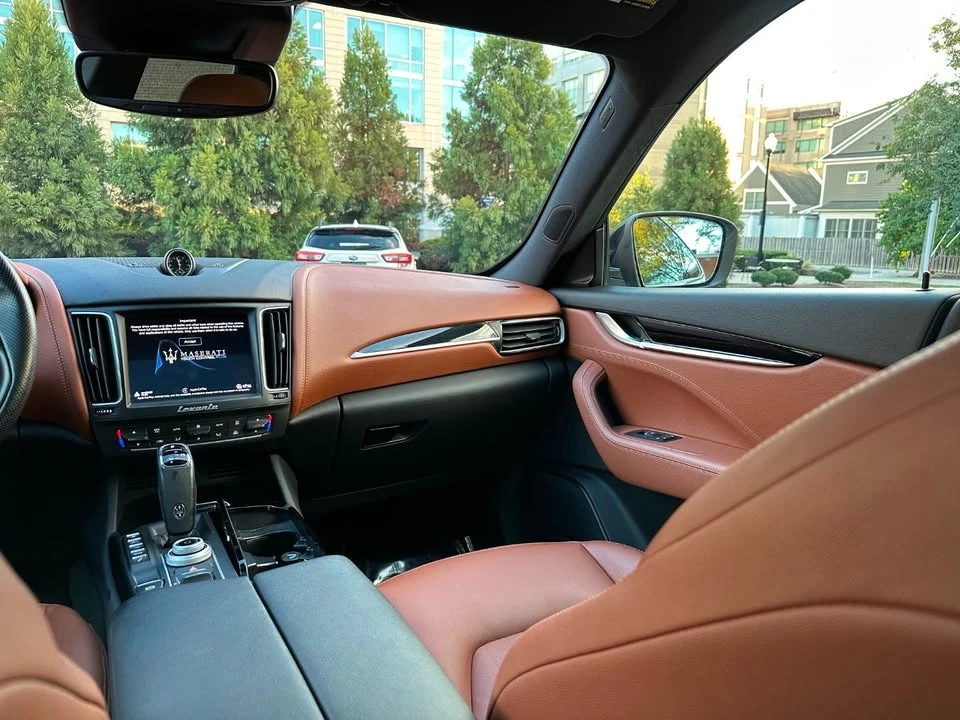 2020 Maserati Levante - Image 15 of 20