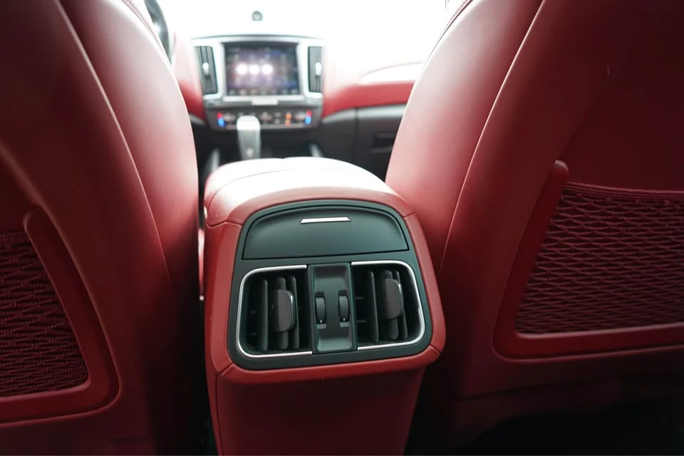 2020 Maserati Levante - Image 16 of 19