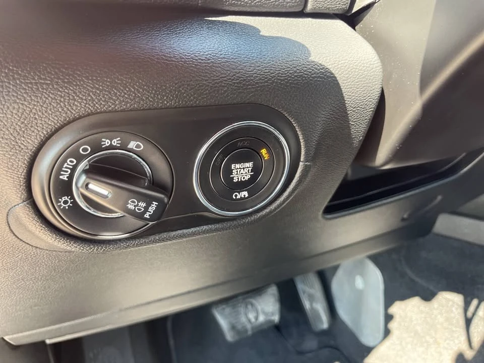 2020 Maserati Levante - Image 9 of 20